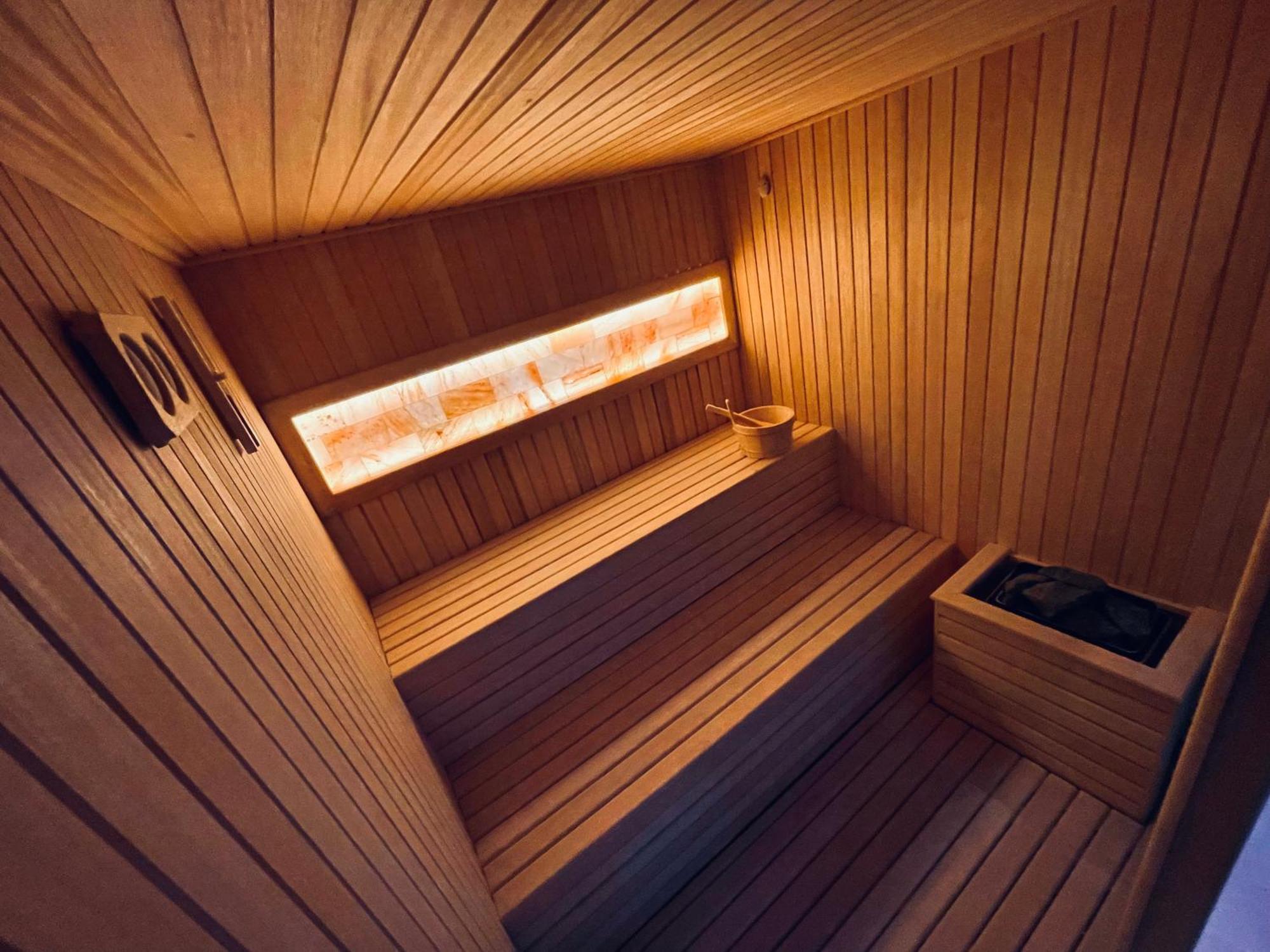 Mozaik Apartments & Spa - Modern 4-Star Apartments With Exclusive Private Spa Wellness In The City Center - Sauna, Jacuzzi, Turkish Bath - Free Parking, Wi-Fi - Rooms & Apartments Ćuprija エクステリア 写真