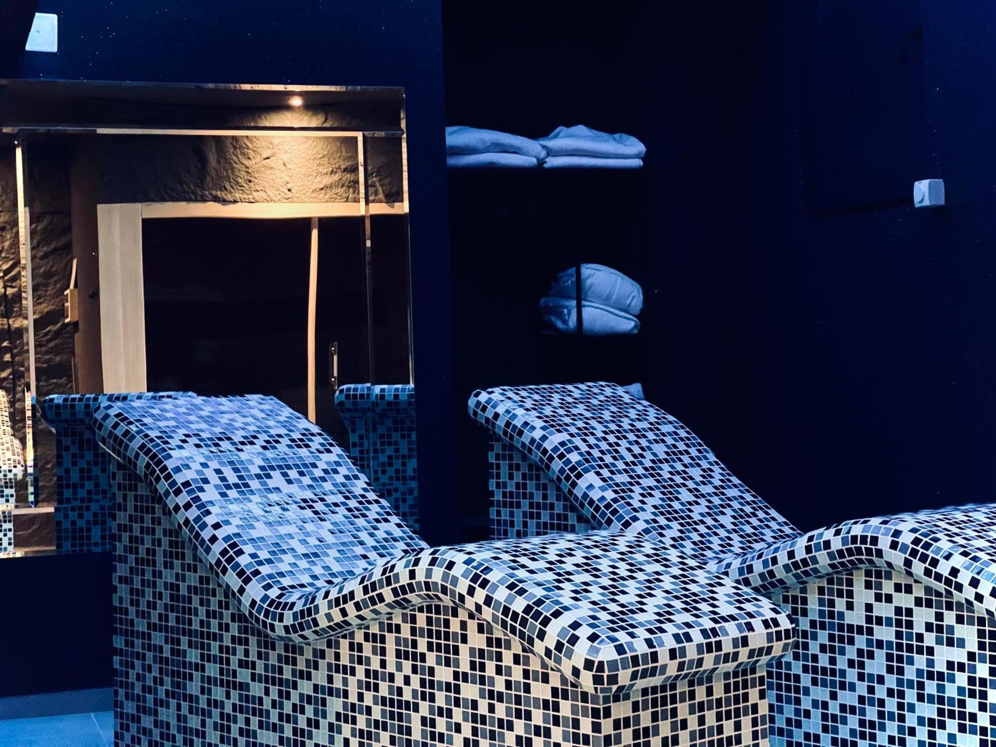 Mozaik Apartments & Spa - Modern 4-Star Apartments With Exclusive Private Spa Wellness In The City Center - Sauna, Jacuzzi, Turkish Bath - Free Parking, Wi-Fi - Rooms & Apartments Ćuprija エクステリア 写真