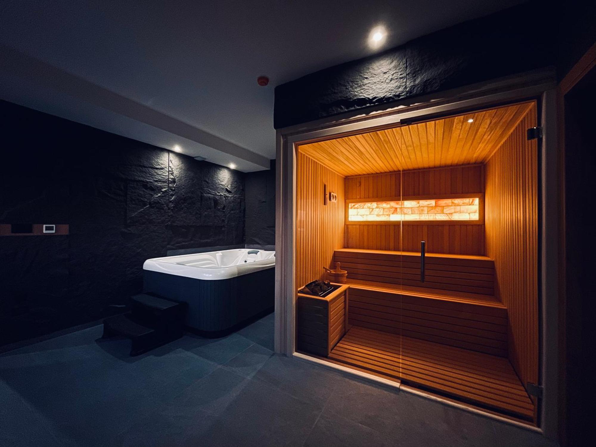 Mozaik Apartments & Spa - Modern 4-Star Apartments With Exclusive Private Spa Wellness In The City Center - Sauna, Jacuzzi, Turkish Bath - Free Parking, Wi-Fi - Rooms & Apartments Ćuprija エクステリア 写真