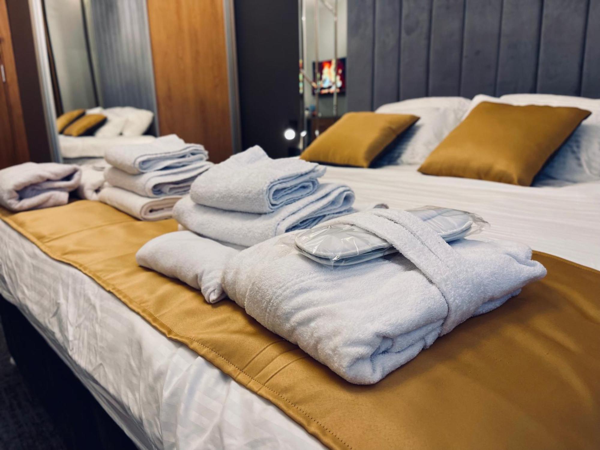 Mozaik Apartments & Spa - Modern 4-Star Apartments With Exclusive Private Spa Wellness In The City Center - Sauna, Jacuzzi, Turkish Bath - Free Parking, Wi-Fi - Rooms & Apartments Ćuprija エクステリア 写真