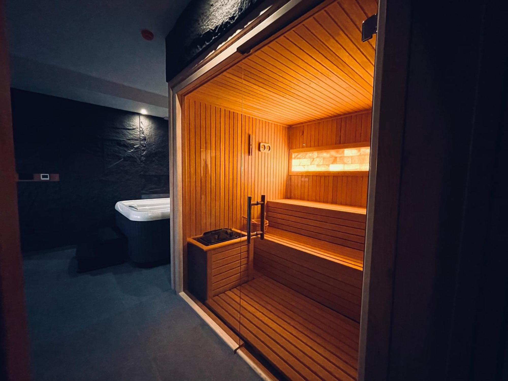 Mozaik Apartments & Spa - Modern 4-Star Apartments With Exclusive Private Spa Wellness In The City Center - Sauna, Jacuzzi, Turkish Bath - Free Parking, Wi-Fi - Rooms & Apartments Ćuprija エクステリア 写真