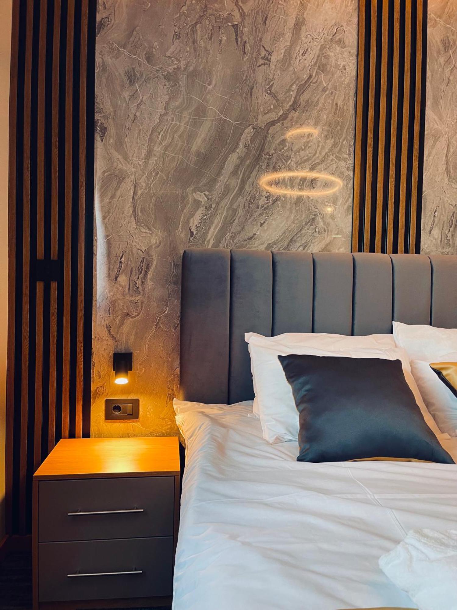 Mozaik Apartments & Spa - Modern 4-Star Apartments With Exclusive Private Spa Wellness In The City Center - Sauna, Jacuzzi, Turkish Bath - Free Parking, Wi-Fi - Rooms & Apartments Ćuprija エクステリア 写真
