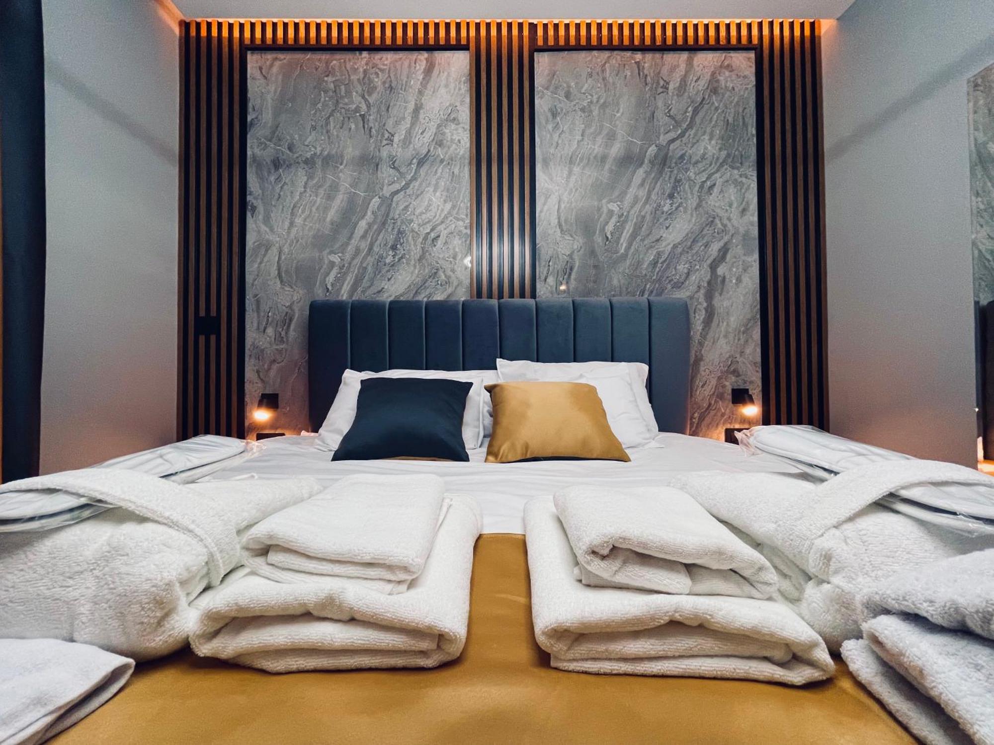 Mozaik Apartments & Spa - Modern 4-Star Apartments With Exclusive Private Spa Wellness In The City Center - Sauna, Jacuzzi, Turkish Bath - Free Parking, Wi-Fi - Rooms & Apartments Ćuprija エクステリア 写真