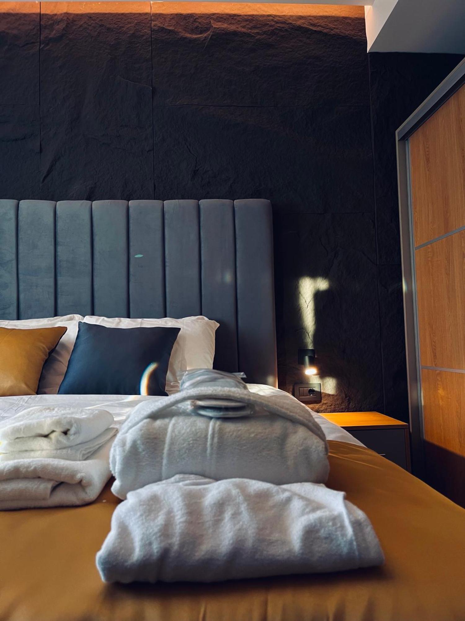 Mozaik Apartments & Spa - Modern 4-Star Apartments With Exclusive Private Spa Wellness In The City Center - Sauna, Jacuzzi, Turkish Bath - Free Parking, Wi-Fi - Rooms & Apartments Ćuprija エクステリア 写真