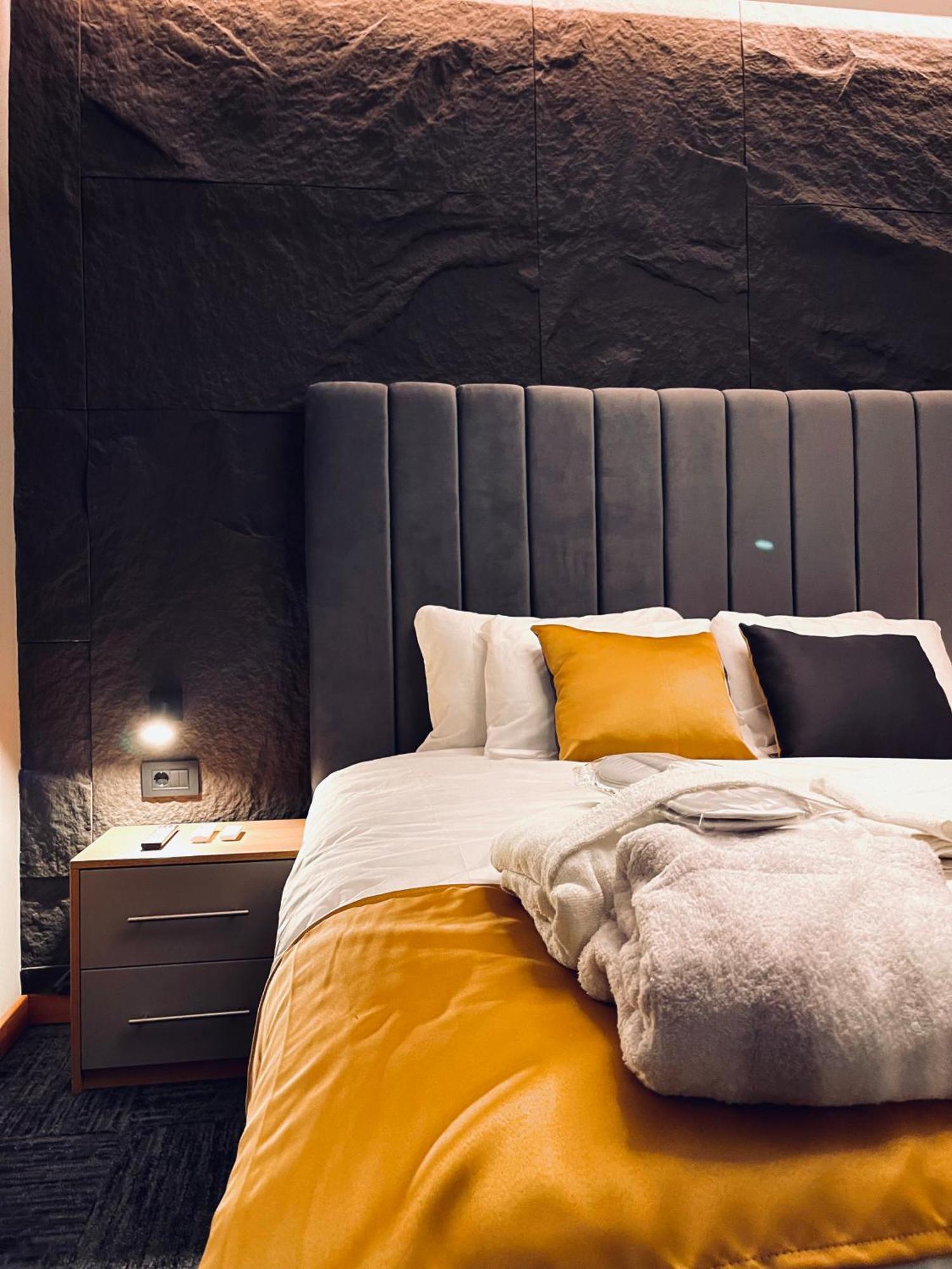 Mozaik Apartments & Spa - Modern 4-Star Apartments With Exclusive Private Spa Wellness In The City Center - Sauna, Jacuzzi, Turkish Bath - Free Parking, Wi-Fi - Rooms & Apartments Ćuprija エクステリア 写真