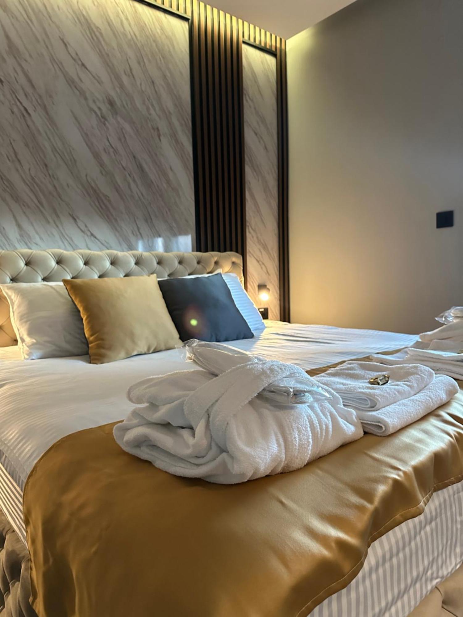 Mozaik Apartments & Spa - Modern 4-Star Apartments With Exclusive Private Spa Wellness In The City Center - Sauna, Jacuzzi, Turkish Bath - Free Parking, Wi-Fi - Rooms & Apartments Ćuprija エクステリア 写真